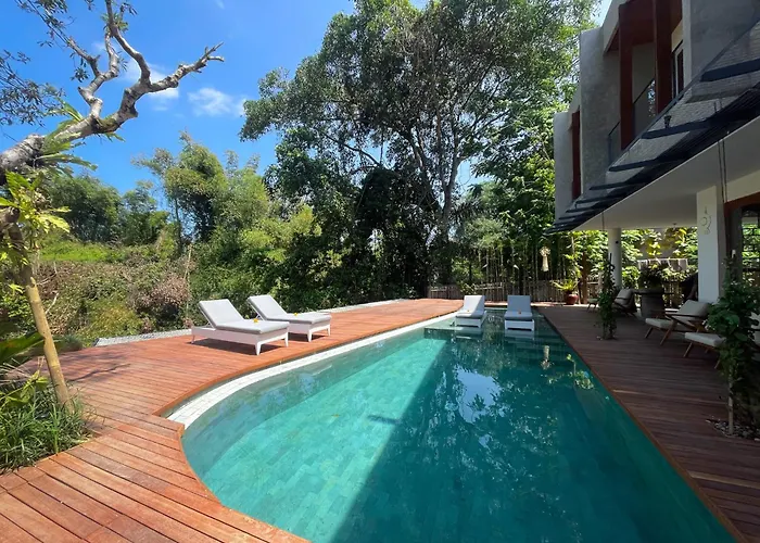 Leafy Riverbank Hostel *